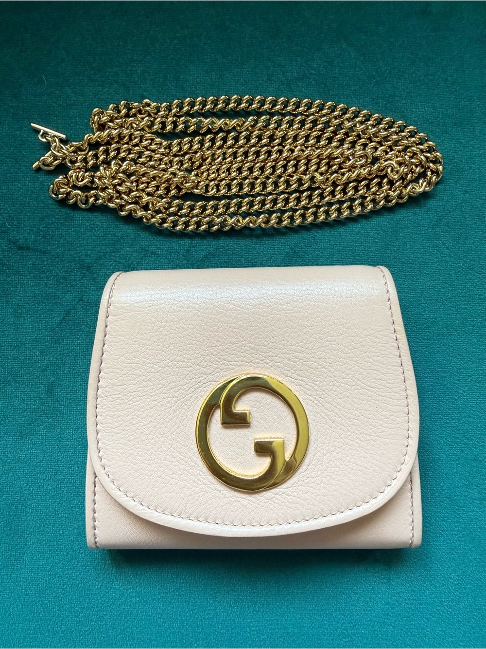 Gucci Blondie Medium Chain Wallet - Picture 6 of 16